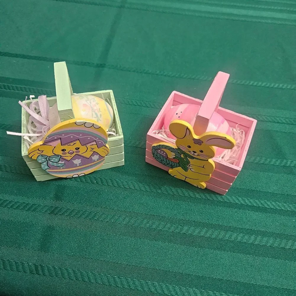 Vintage 1980s Mini Wooden Easter Baskets – Set of 6